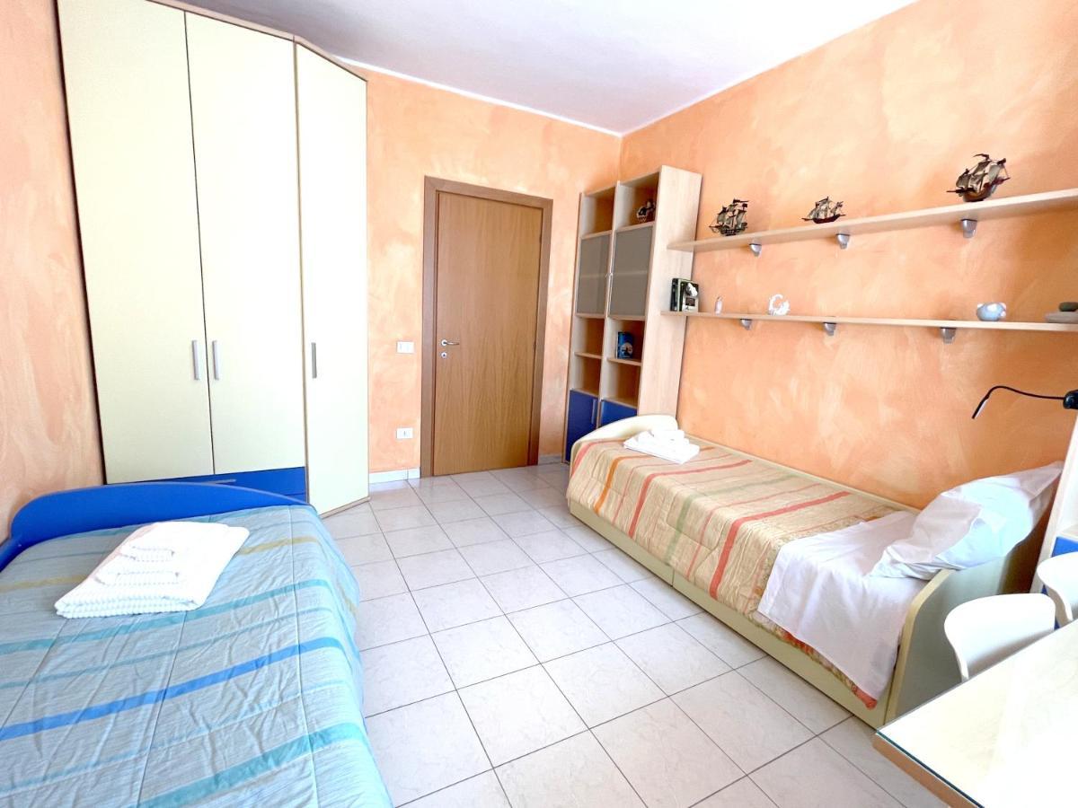 Accomodo Mib28 Bivano Navigli Milão Exterior foto
